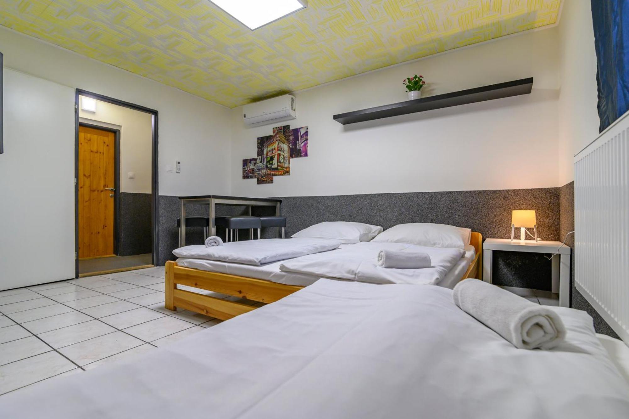 Hostel Seven Praag Buitenkant foto