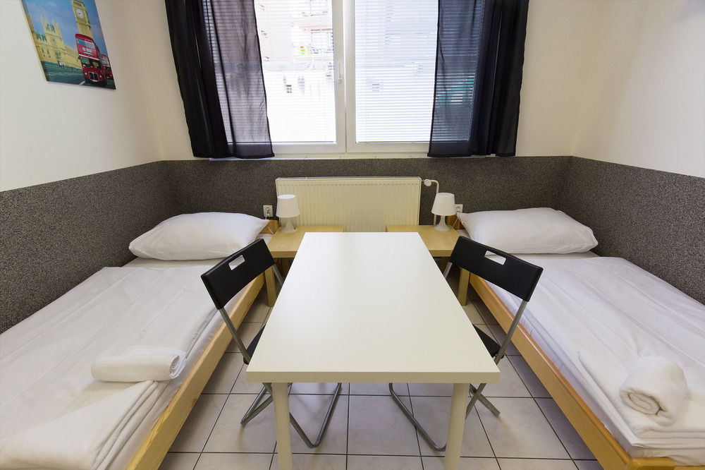 Hostel Seven Praag Buitenkant foto